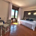 Hospedium Juan Ii Hotel