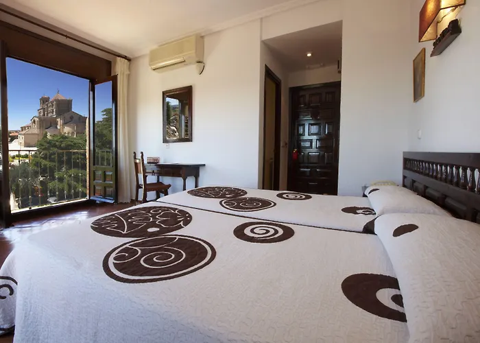 Hospedium Juan Ii 3*